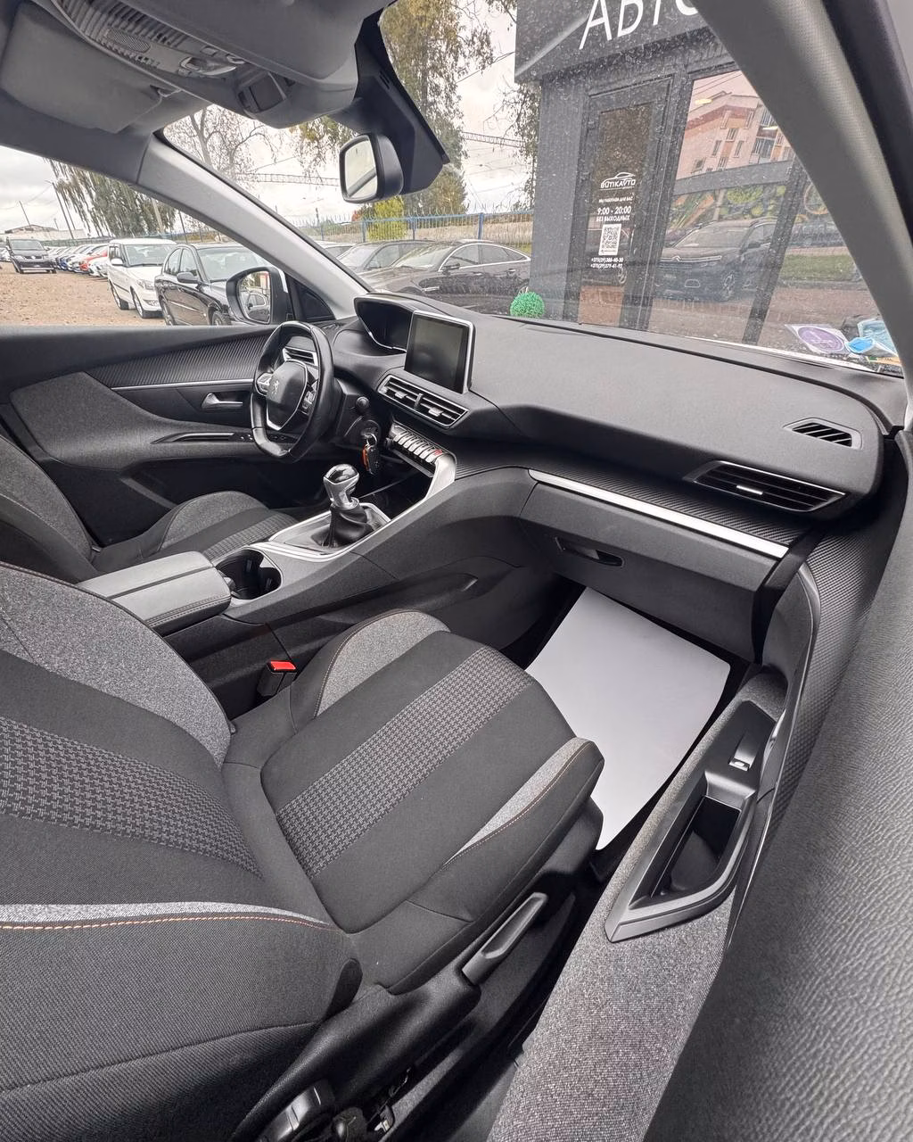 Peugeot 5008 фото 12