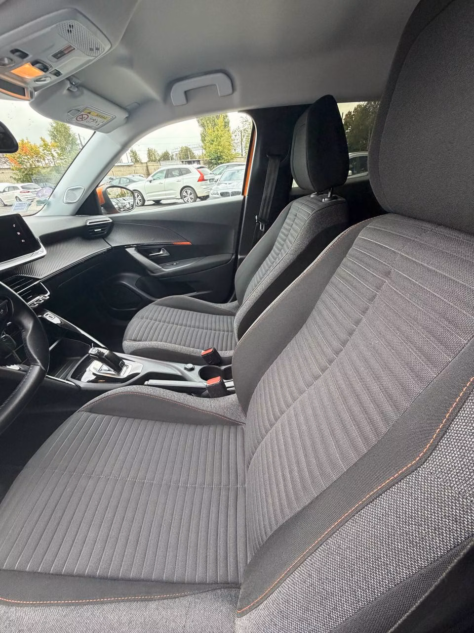 Peugeot 2008 фото 9