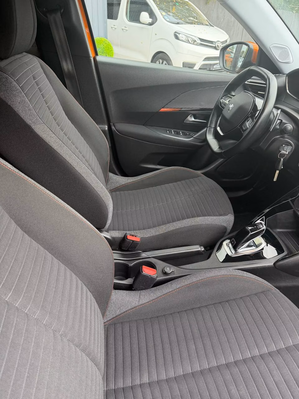 Peugeot 2008 фото 11