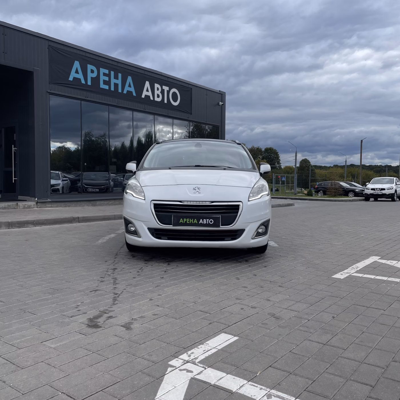 Peugeot 5008 фото 2
