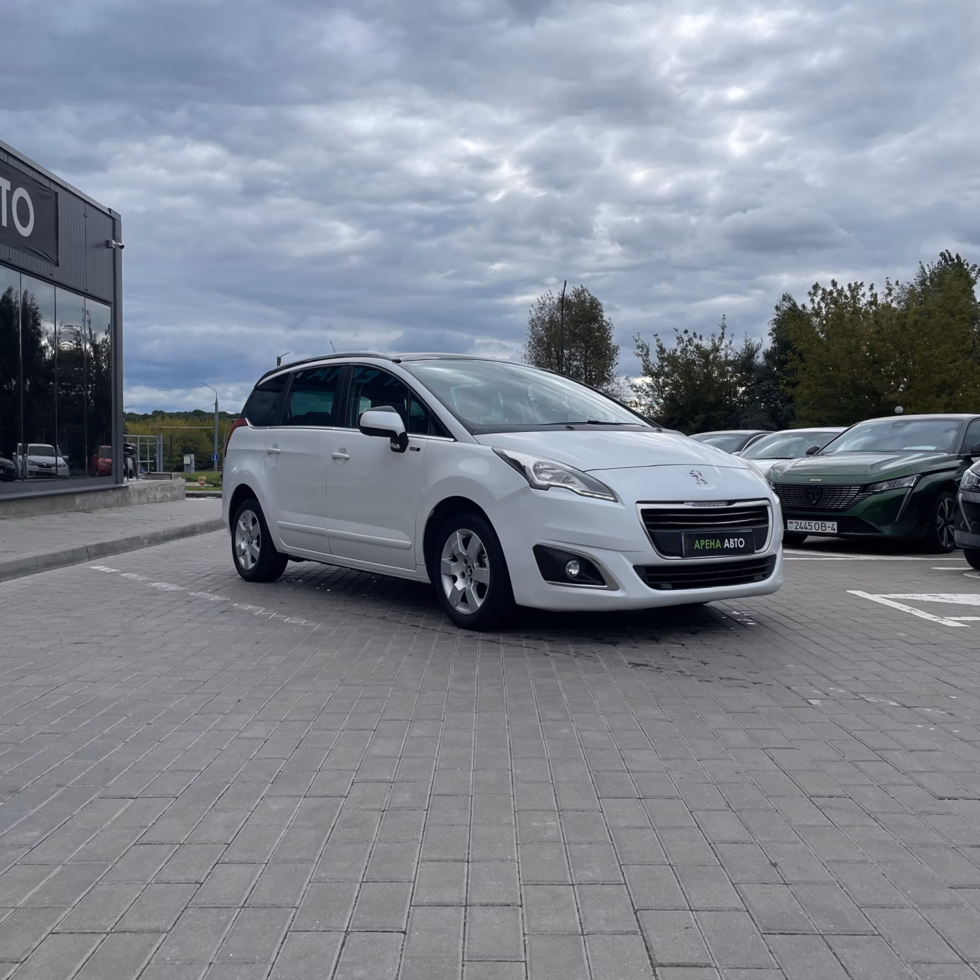 Peugeot 5008 фото 3