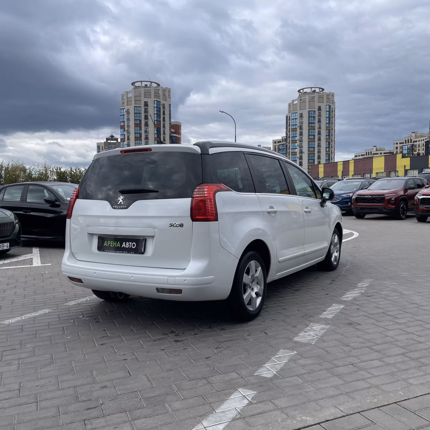 Peugeot 5008 фото 4