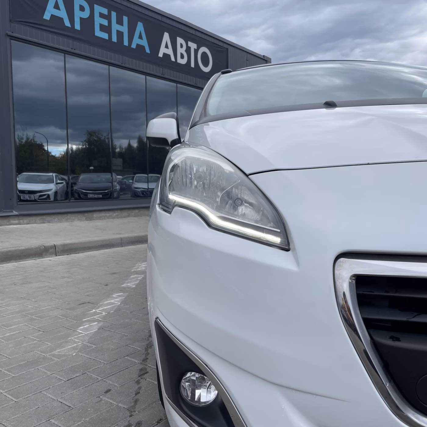Peugeot 5008 фото 8