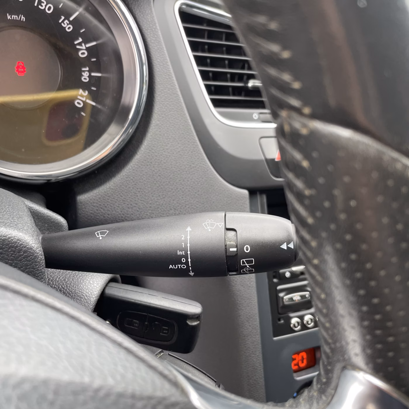 Peugeot 5008 фото 16