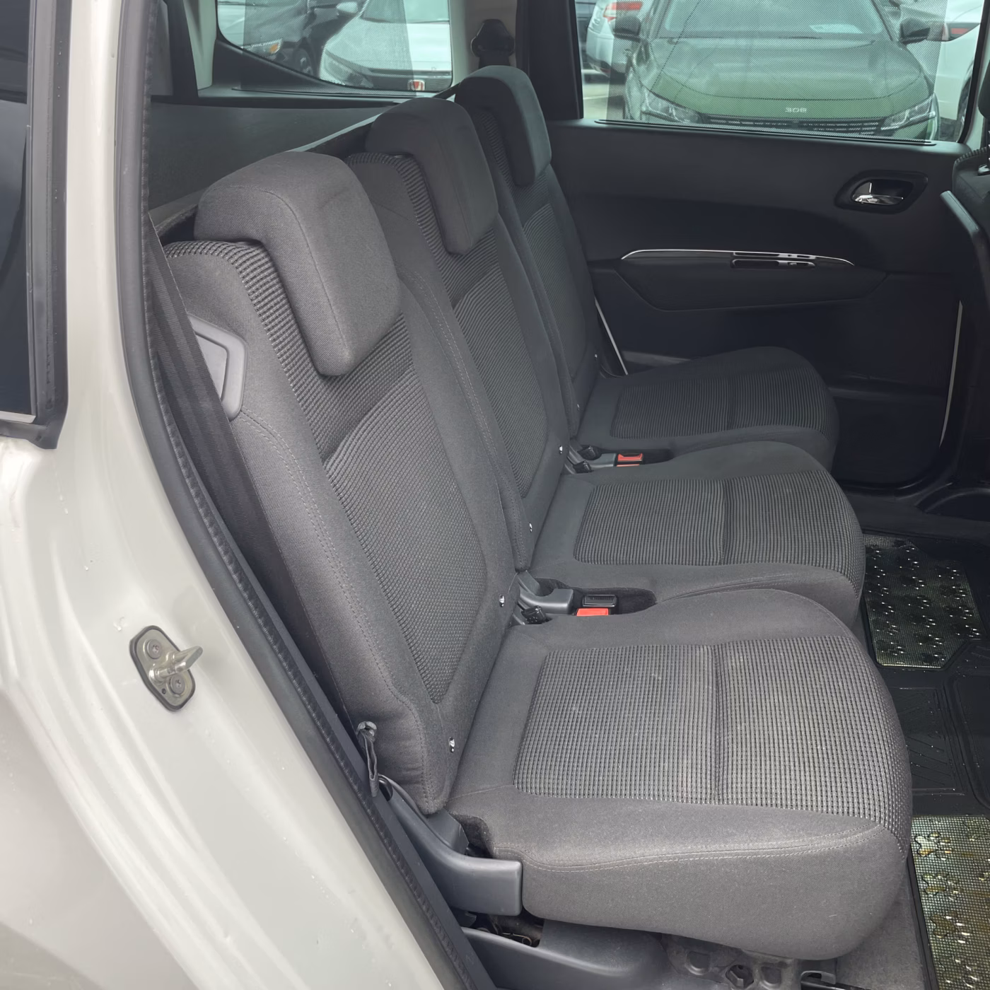 Peugeot 5008 фото 20