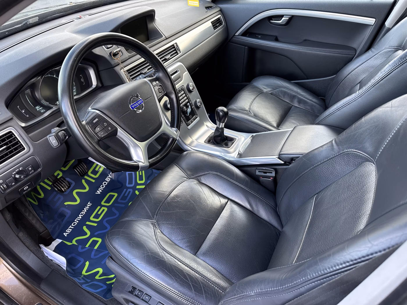 Volvo V70 фото 8
