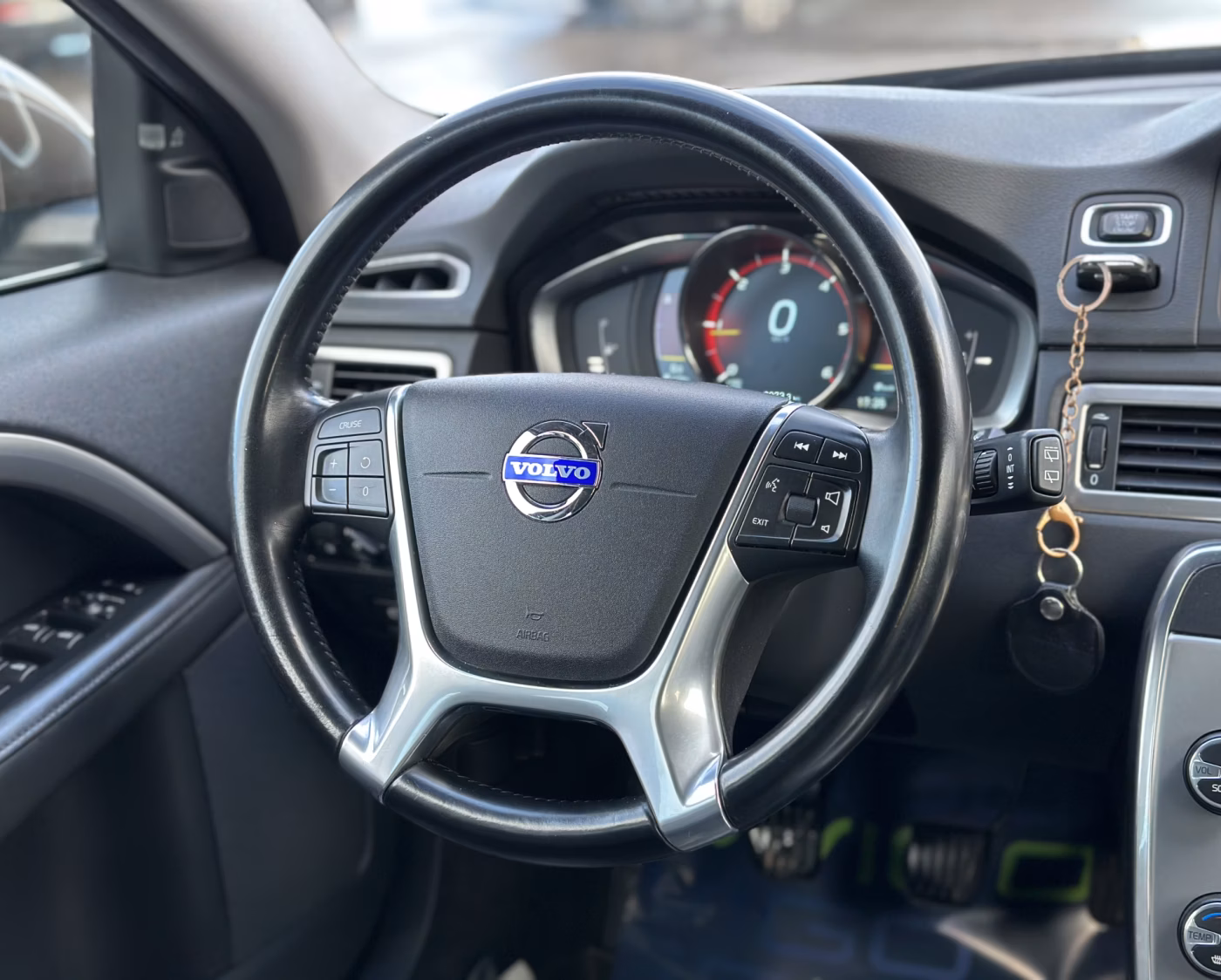 Volvo V70 фото 16