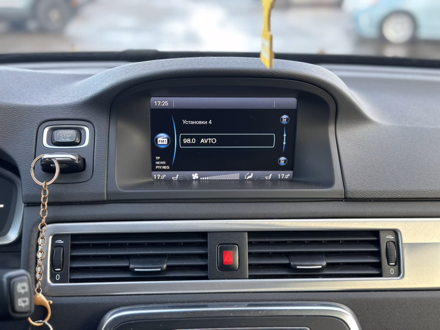 Volvo V70 фото 18