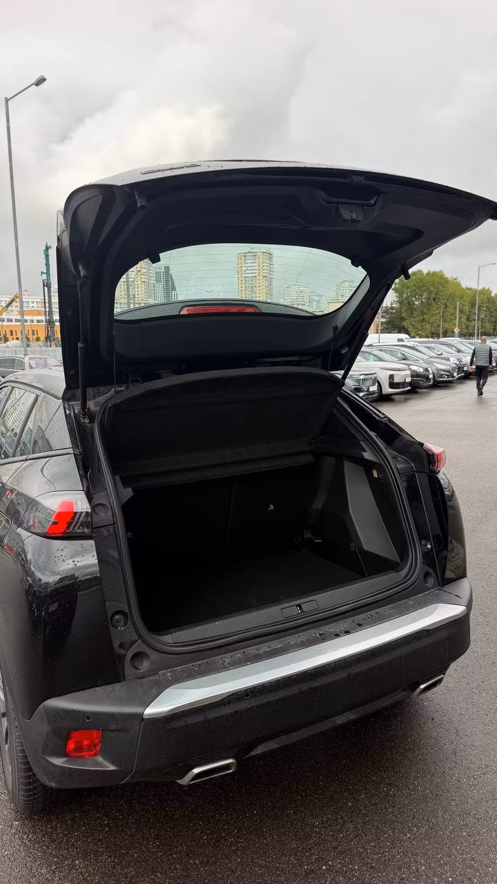 Peugeot 2008 фото 9