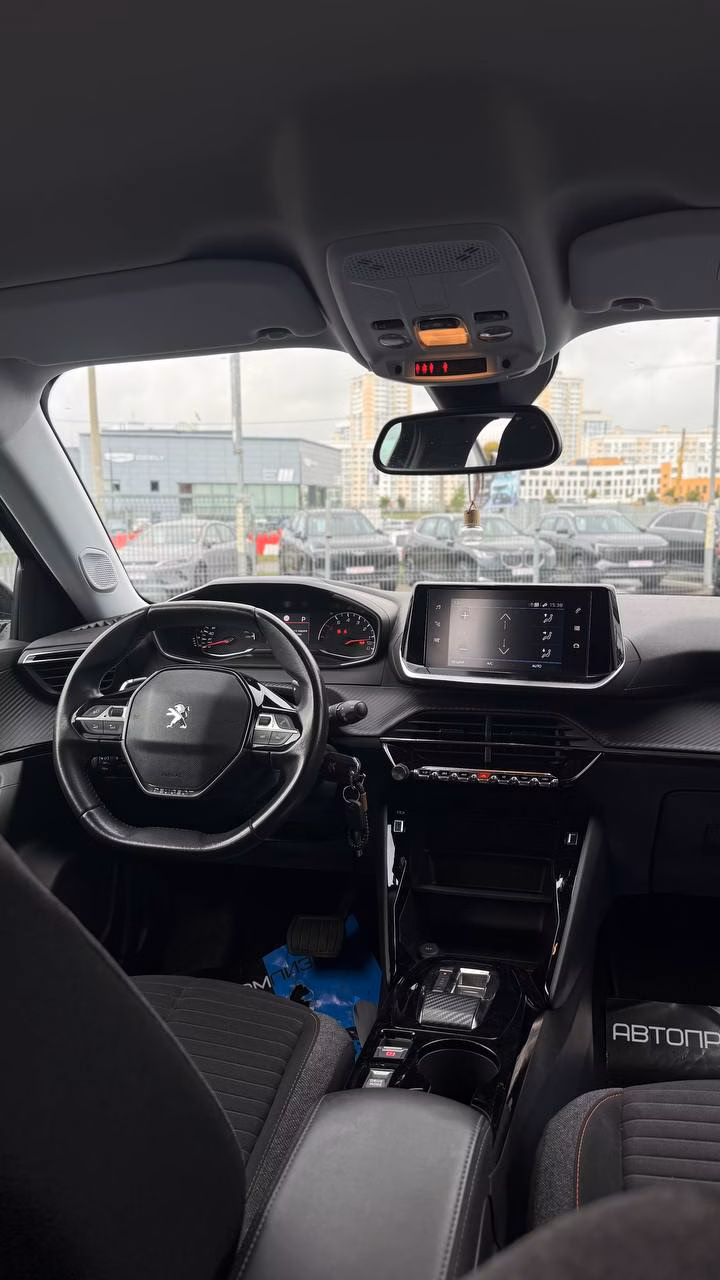 Peugeot 2008 фото 13