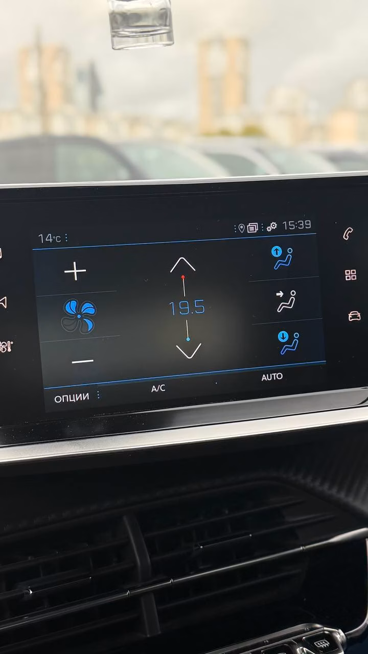 Peugeot 2008 фото 14