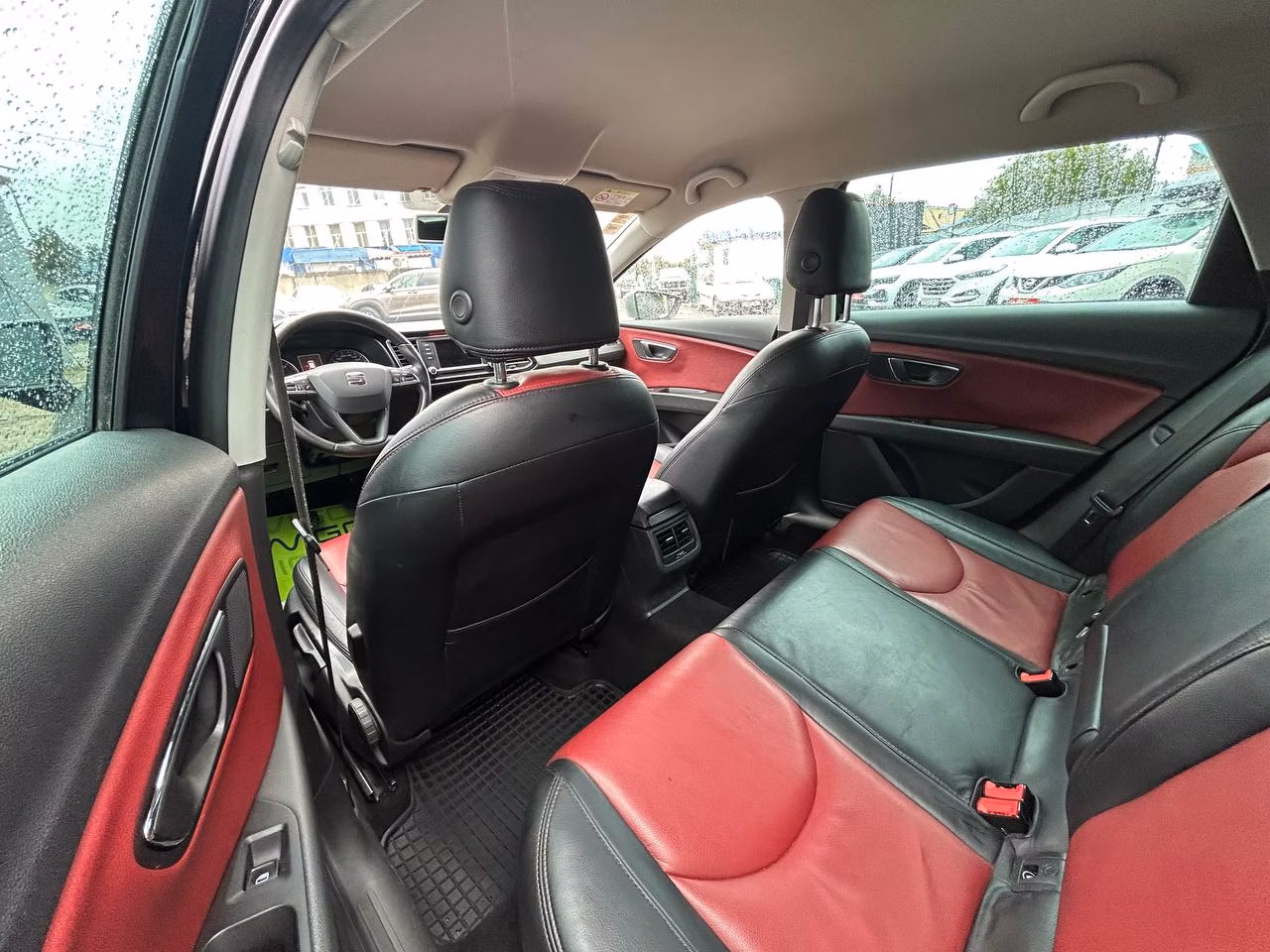 SEAT Leon фото 11