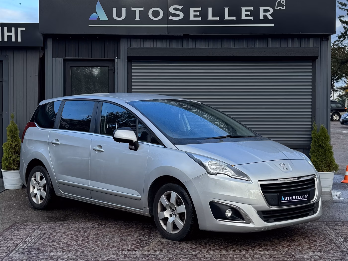 Peugeot 5008