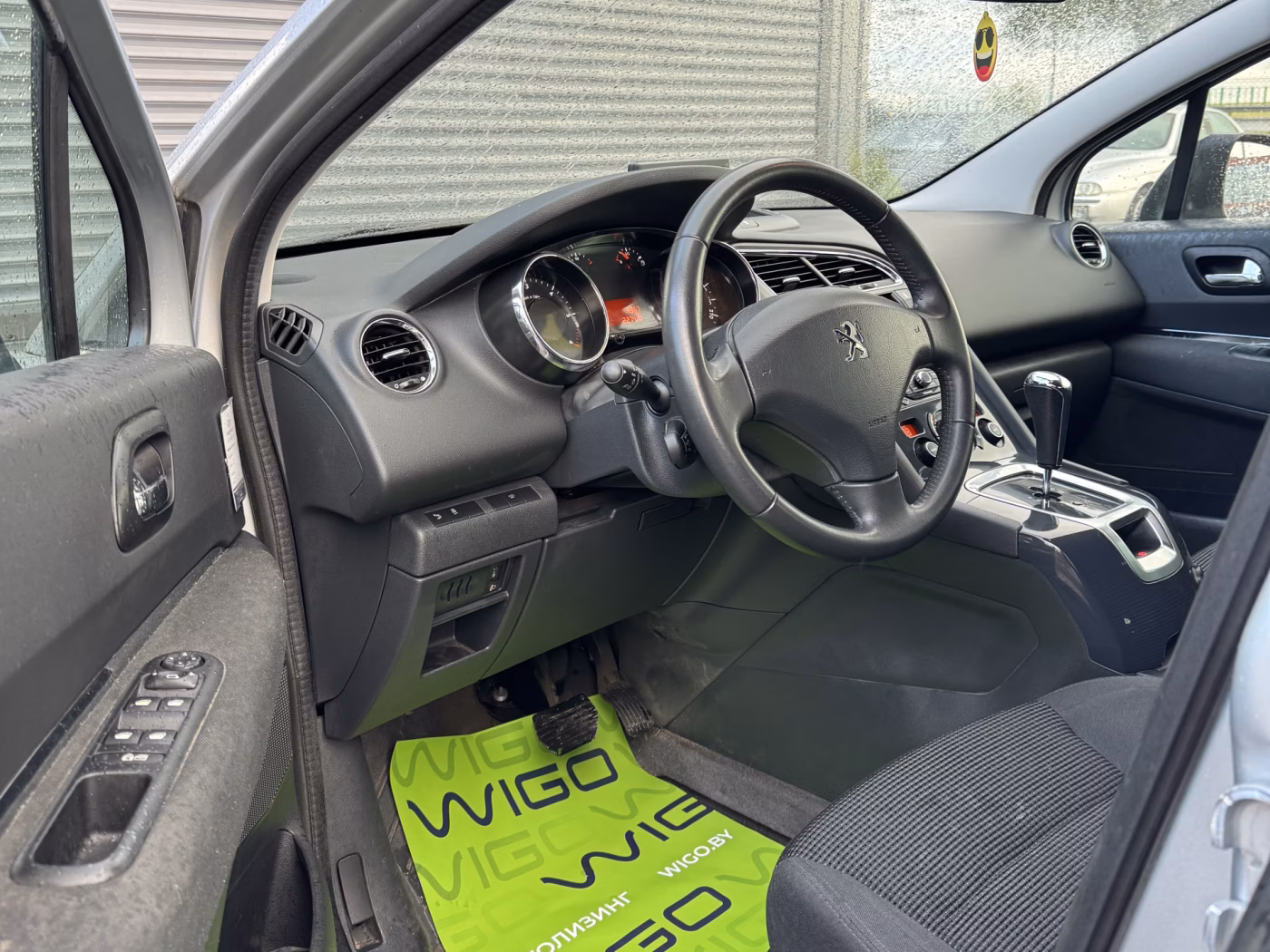 Peugeot 5008 фото 11