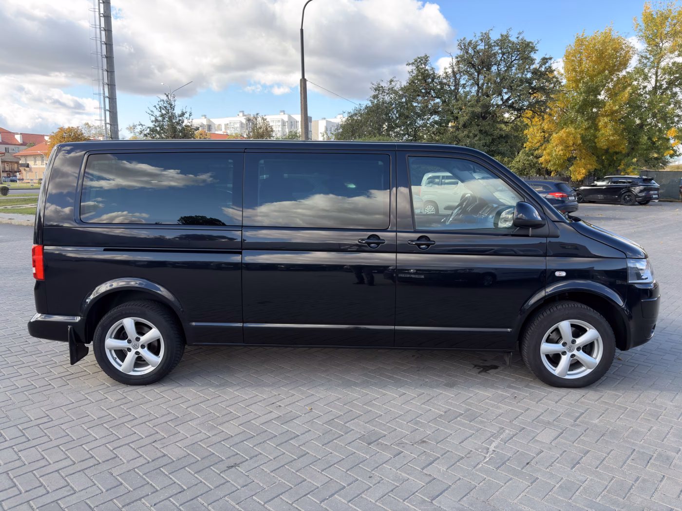 Volkswagen Caravelle фото 3