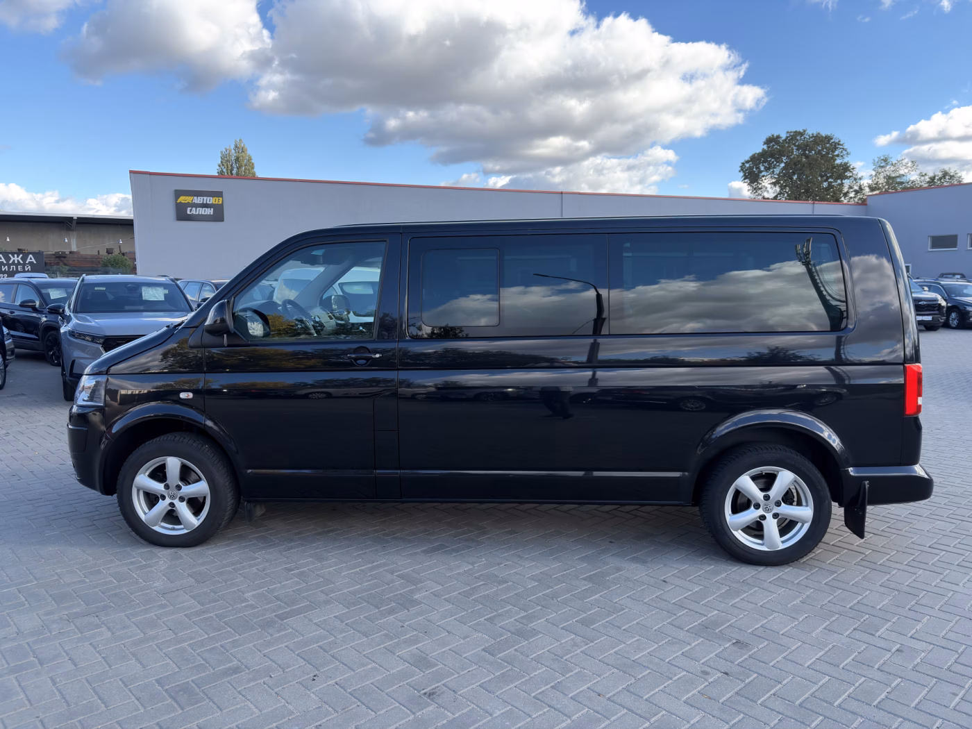 Volkswagen Caravelle фото 5