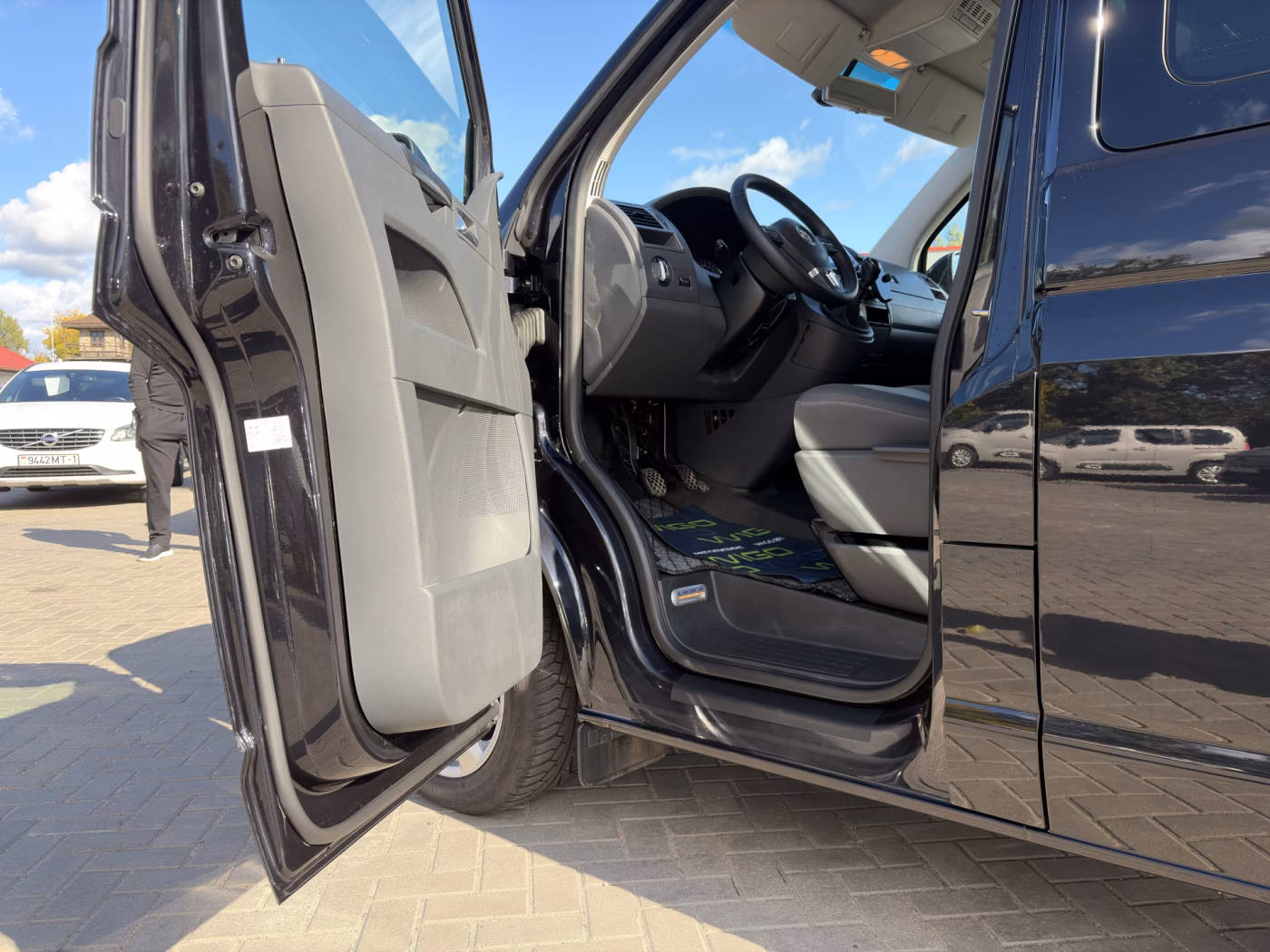 Volkswagen Caravelle фото 18