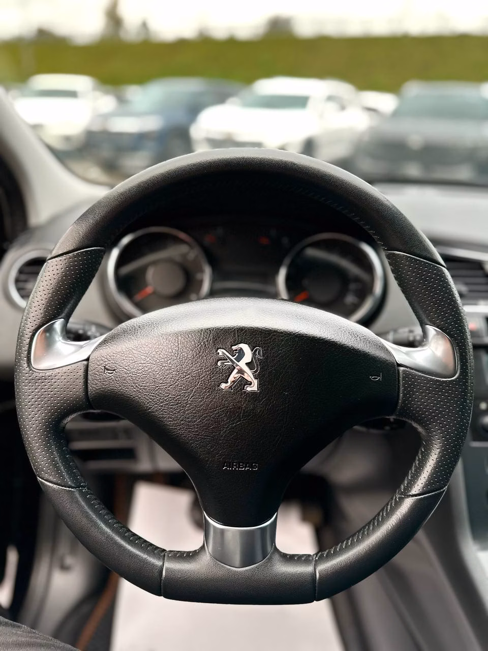 Peugeot 5008 фото 12