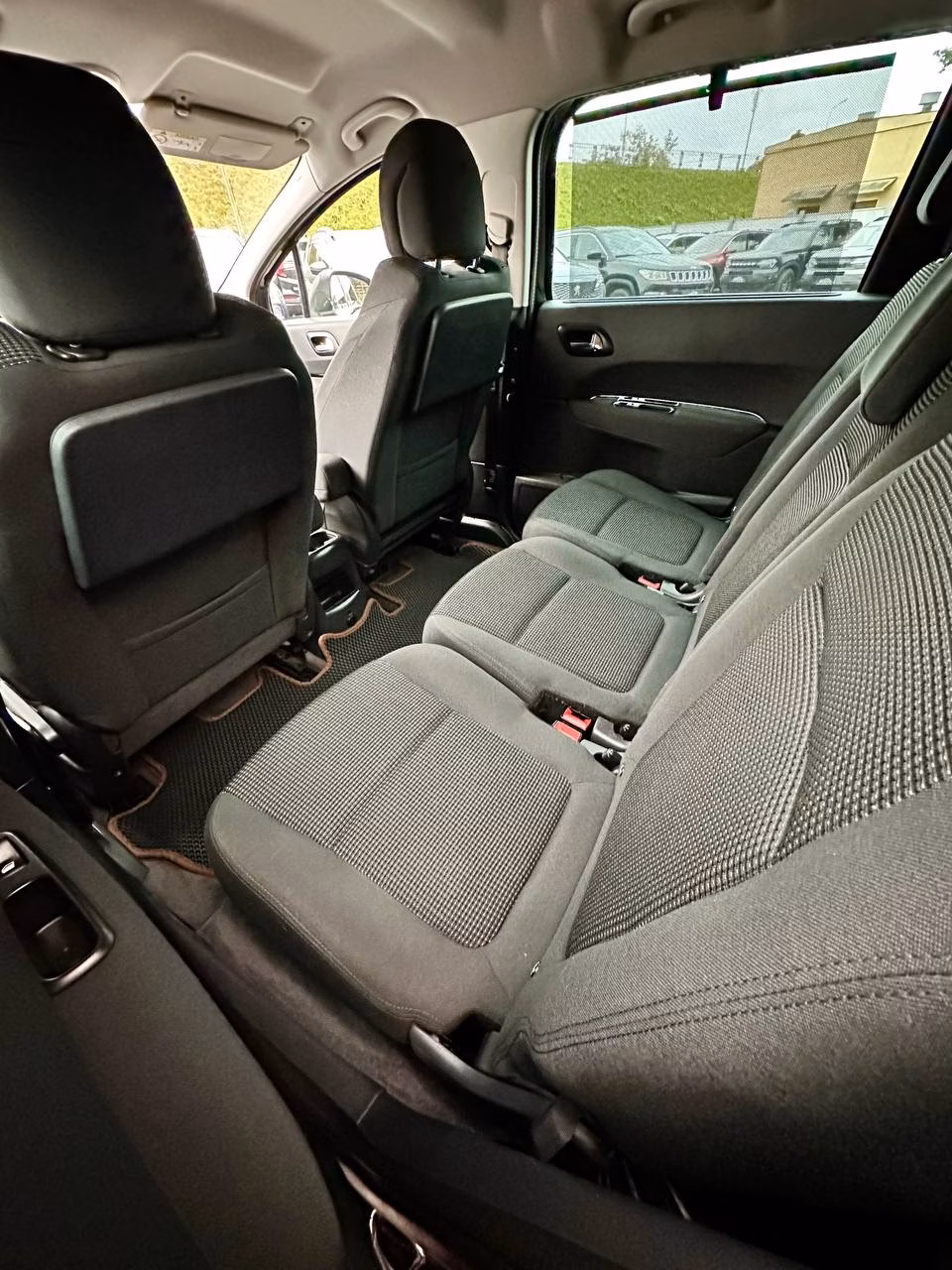 Peugeot 5008 фото 13