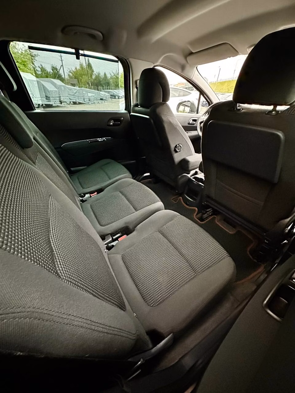 Peugeot 5008 фото 14