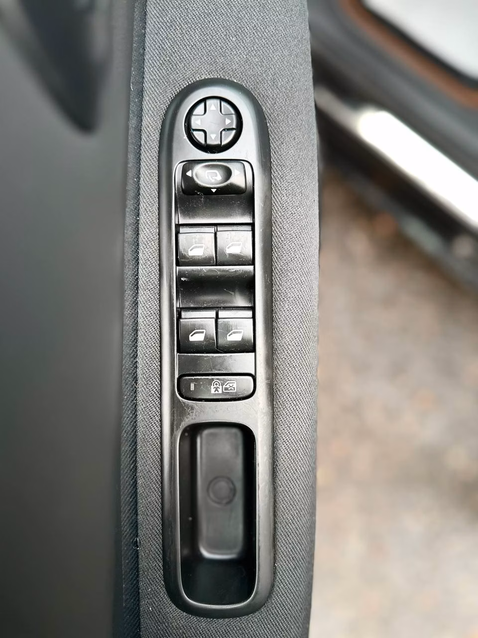 Peugeot 5008 фото 15
