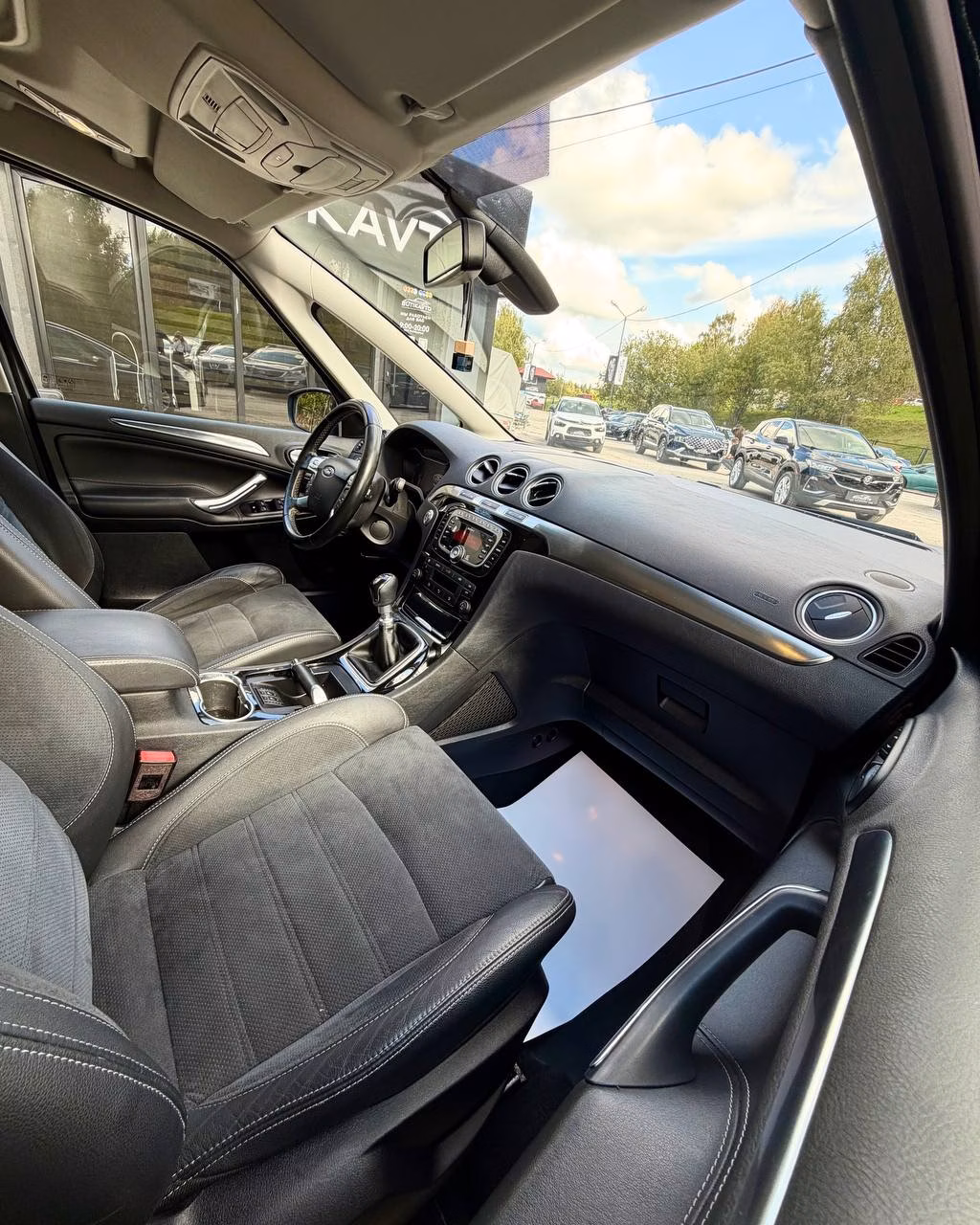 Ford S-MAX фото 11