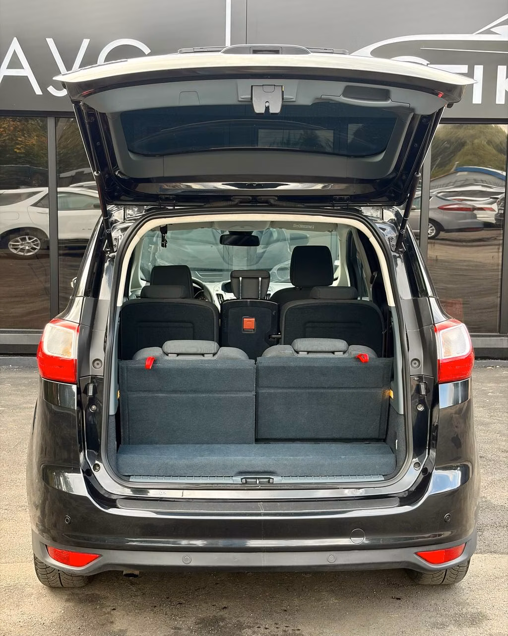 Ford Grand C-Max фото 12