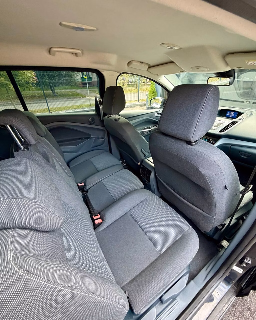 Ford Grand C-Max фото 13