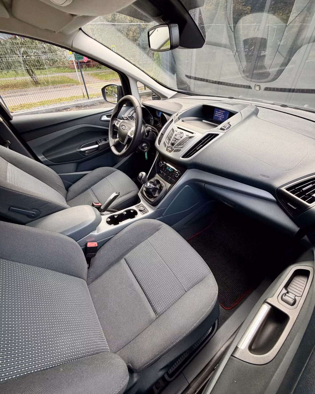 Ford Grand C-Max фото 14