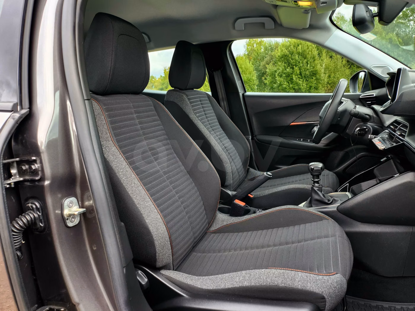 Peugeot 2008 фото 13