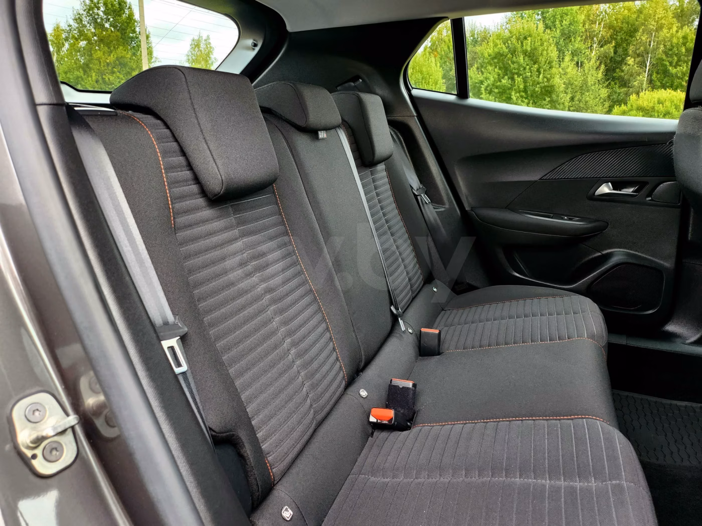 Peugeot 2008 фото 15