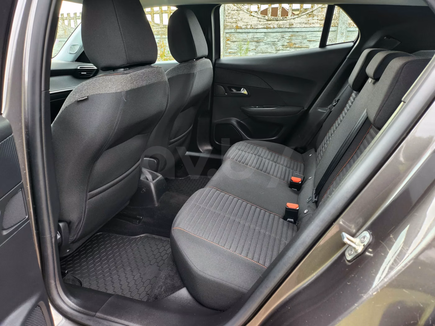 Peugeot 2008 фото 16