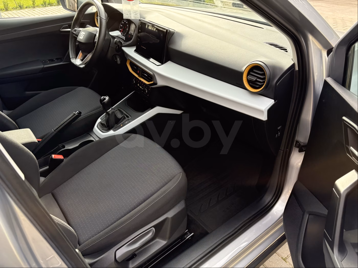 SEAT Arona фото 10