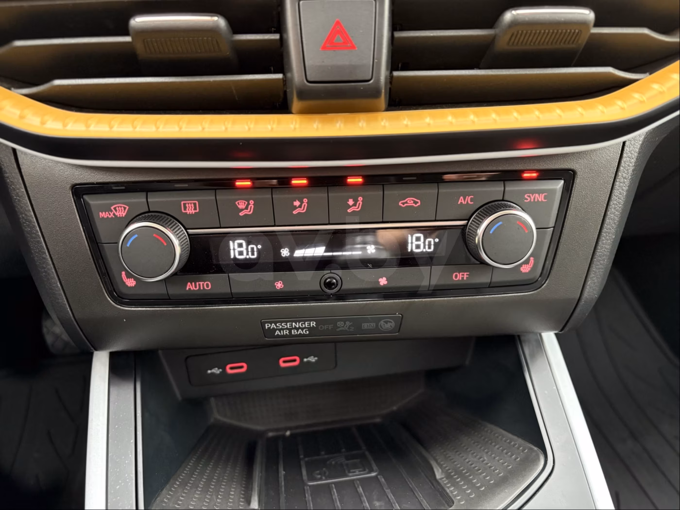 SEAT Arona фото 12