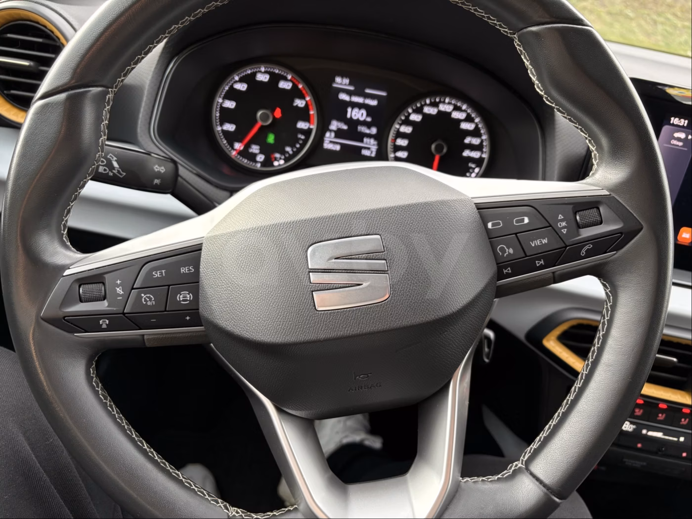 SEAT Arona фото 15