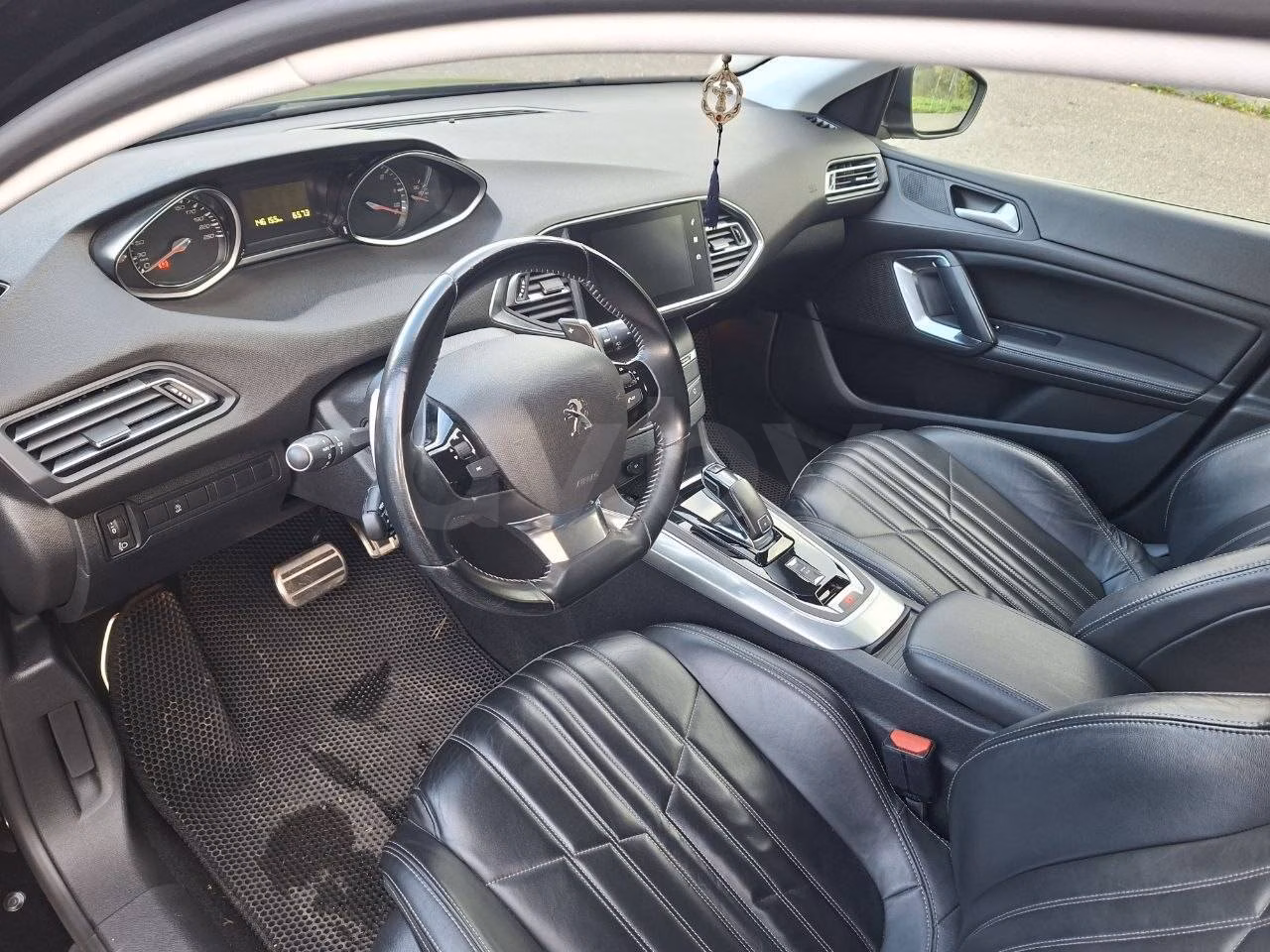 Peugeot 308 фото 7