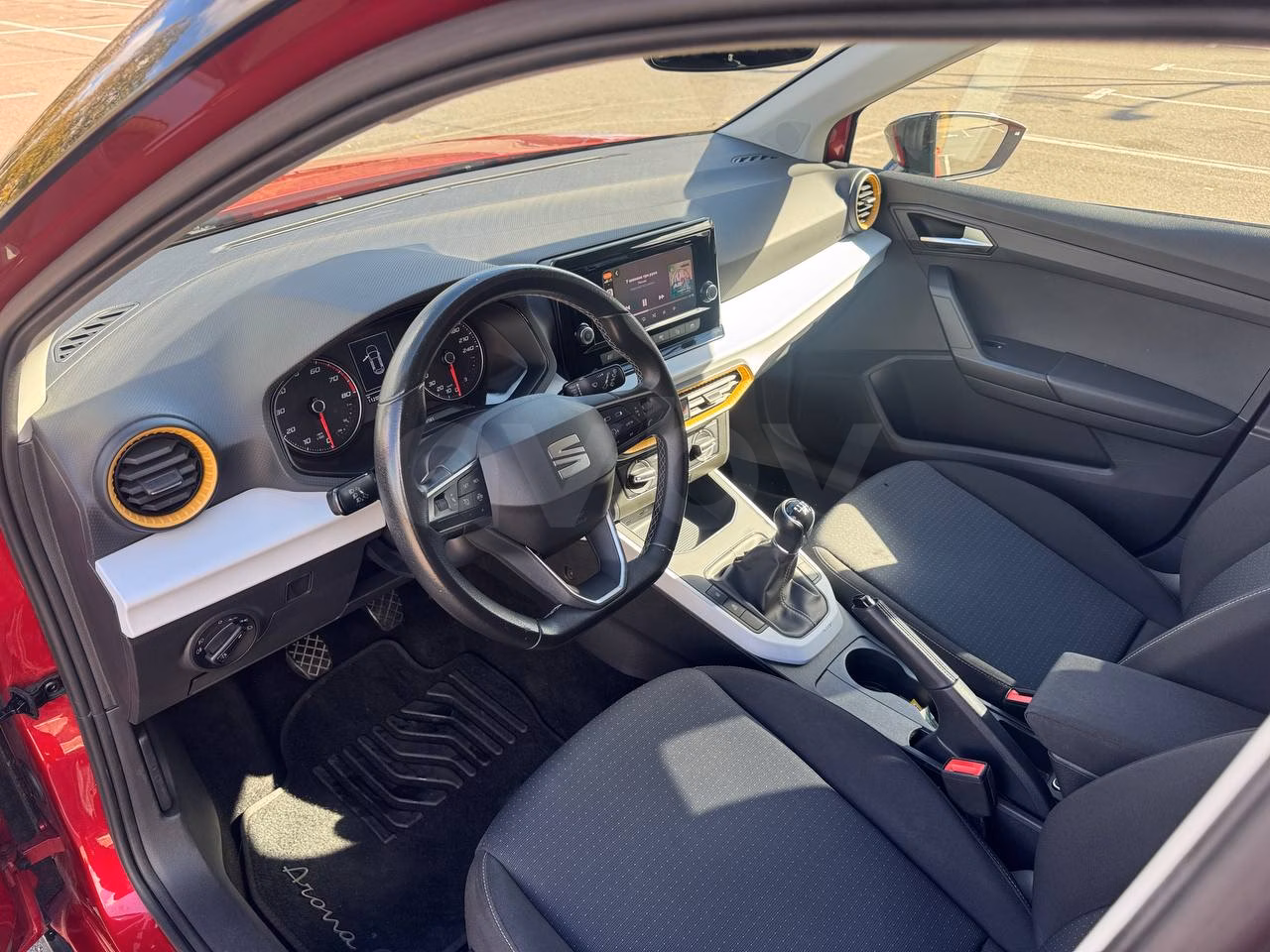 SEAT Arona фото 10