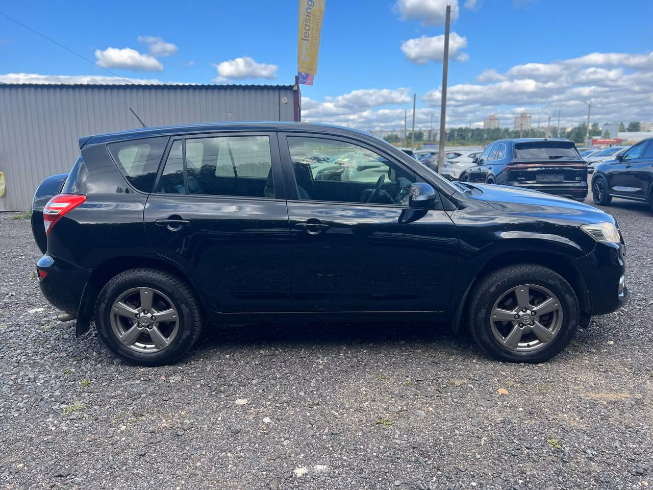 Toyota RAV4 фото 5