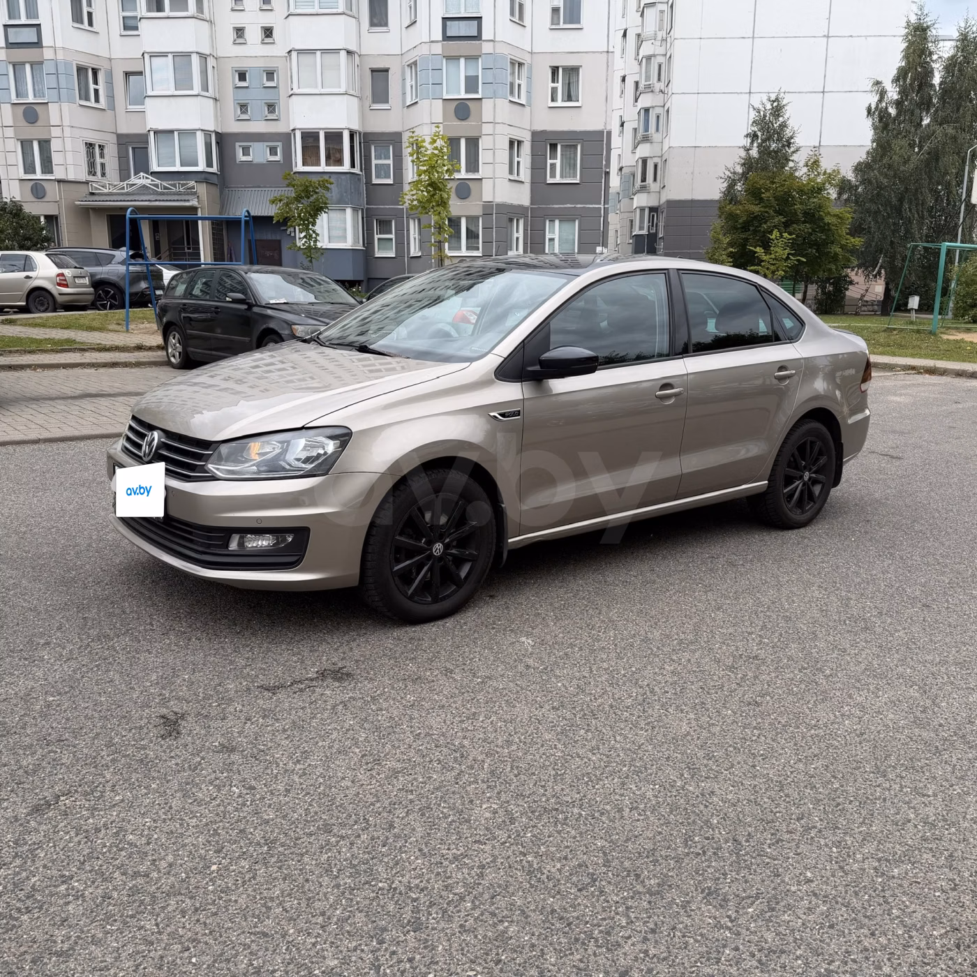 Volkswagen Polo Sedan фото 3