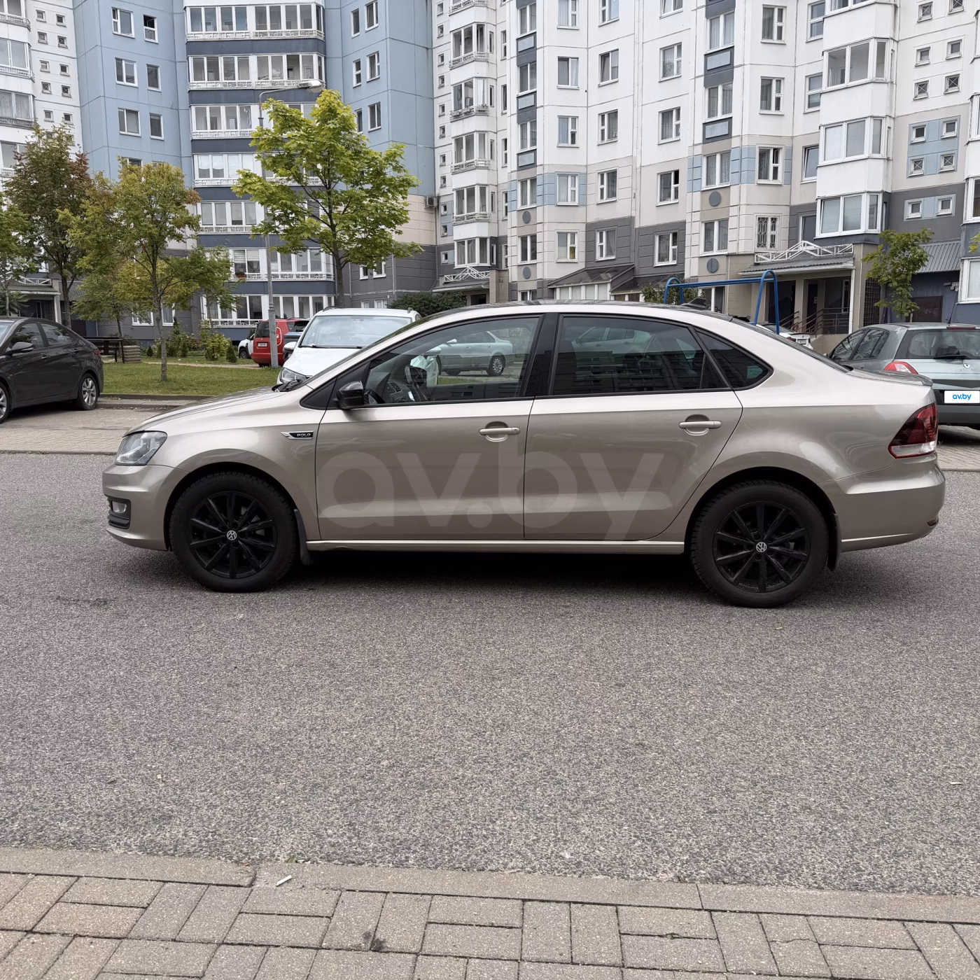 Volkswagen Polo Sedan фото 4