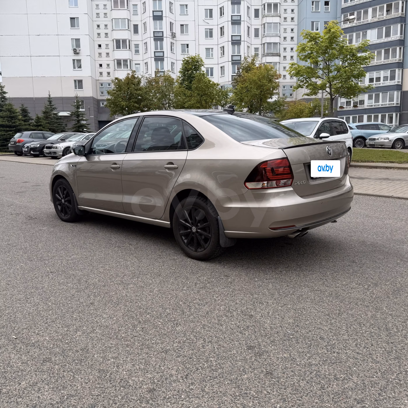 Volkswagen Polo Sedan фото 5