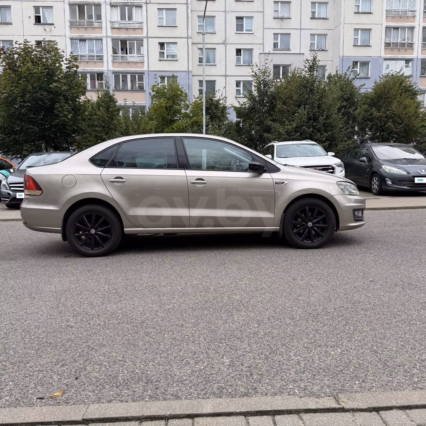 Volkswagen Polo Sedan фото 8