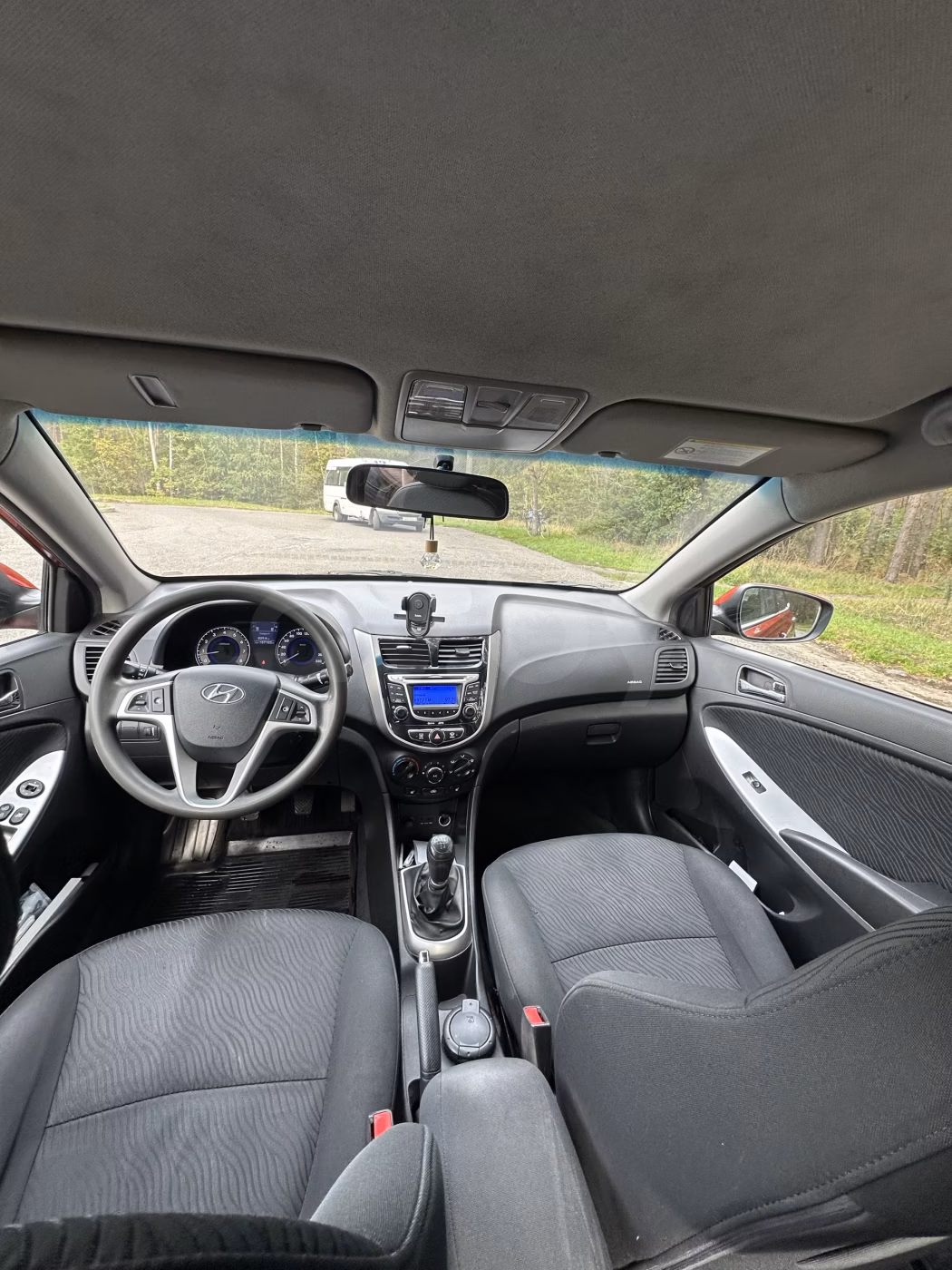 Hyundai Accent фото 11