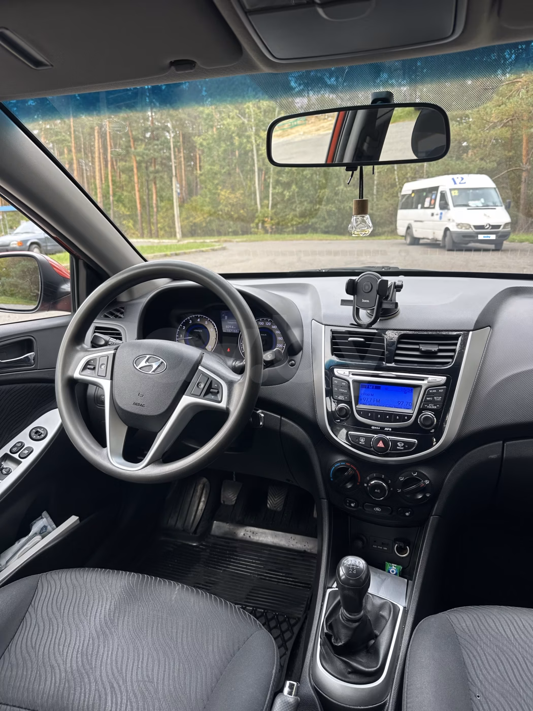 Hyundai Accent фото 13