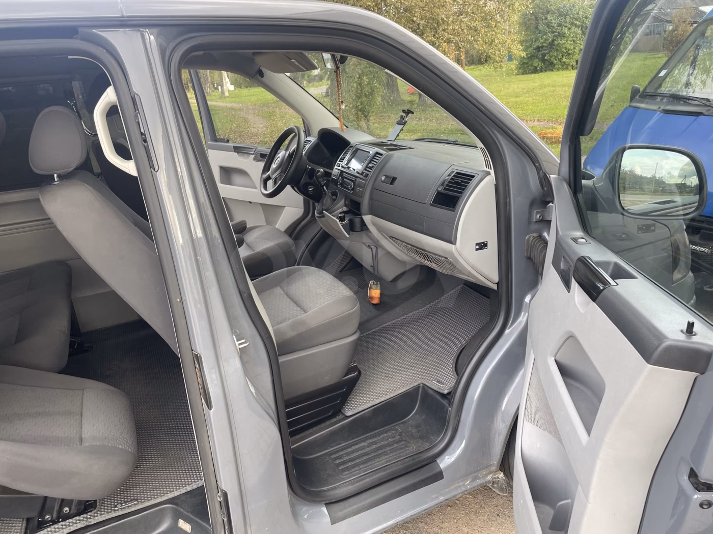 Volkswagen Caravelle фото 2