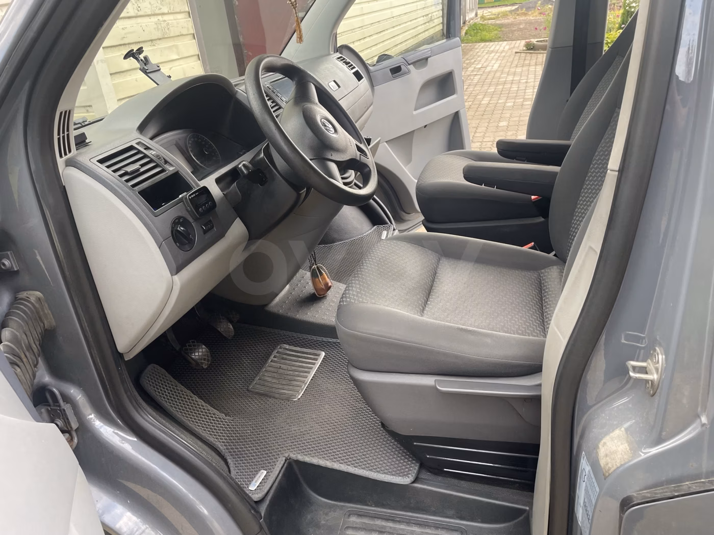 Volkswagen Caravelle фото 3