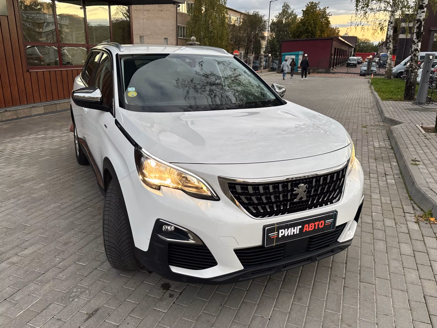 Peugeot 5008 фото 3