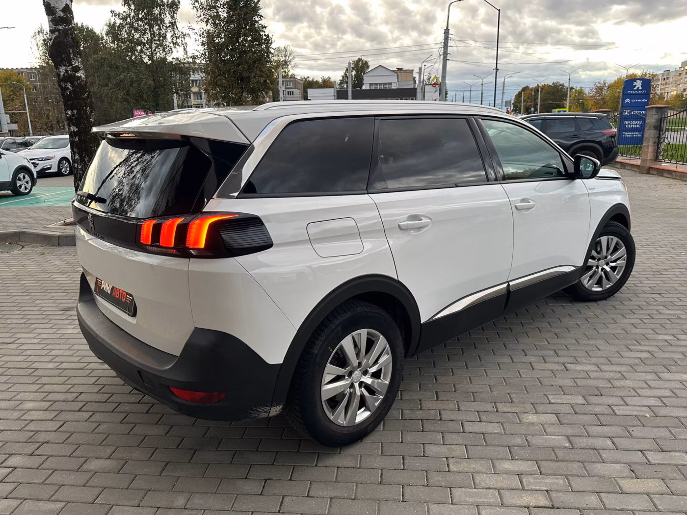 Peugeot 5008 фото 5