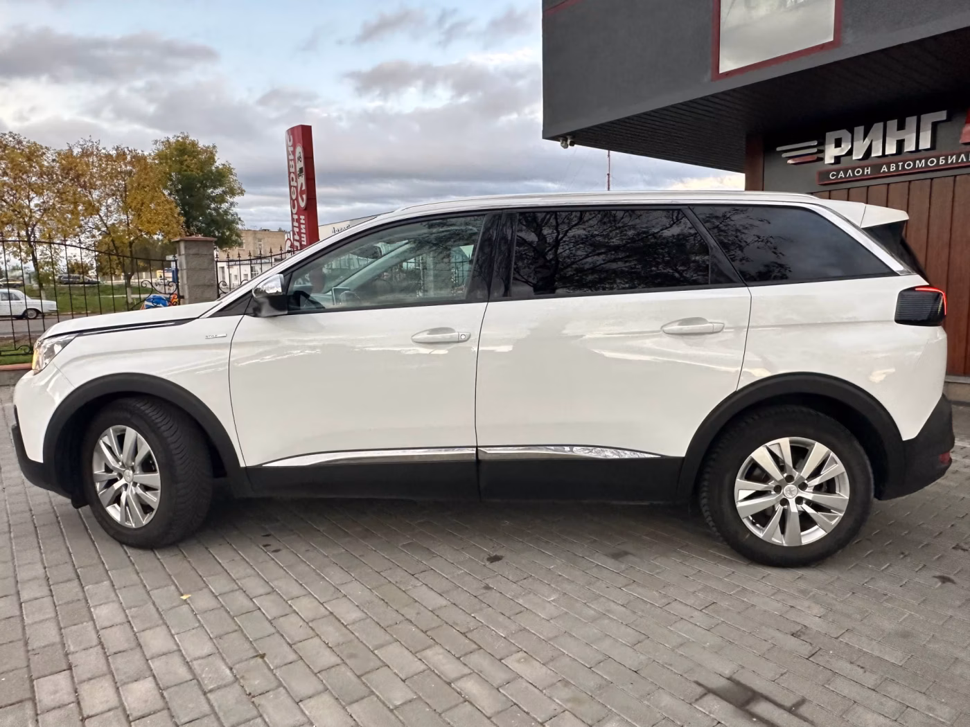 Peugeot 5008 фото 8