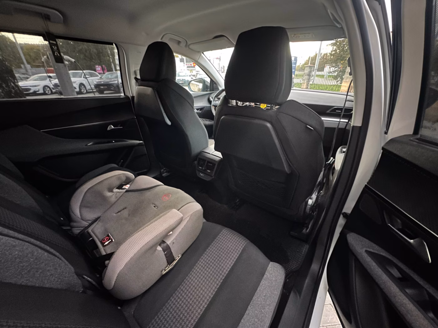 Peugeot 5008 фото 12